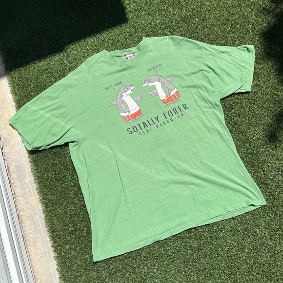 VTG 00’s Funny Seal Beach, CA Drinking Shark Tee - Picture 2 of 5